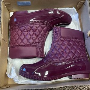 *ADD ME FOR FREE TO ANY ORDER $50+* JustFab Evi SlipOn Quilted Duck Boot